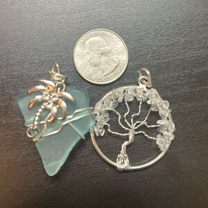 Lot of 2 pendants